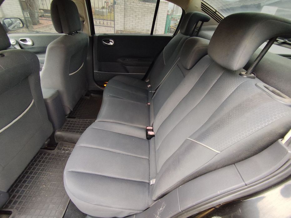 Рено Меган 2 сідан