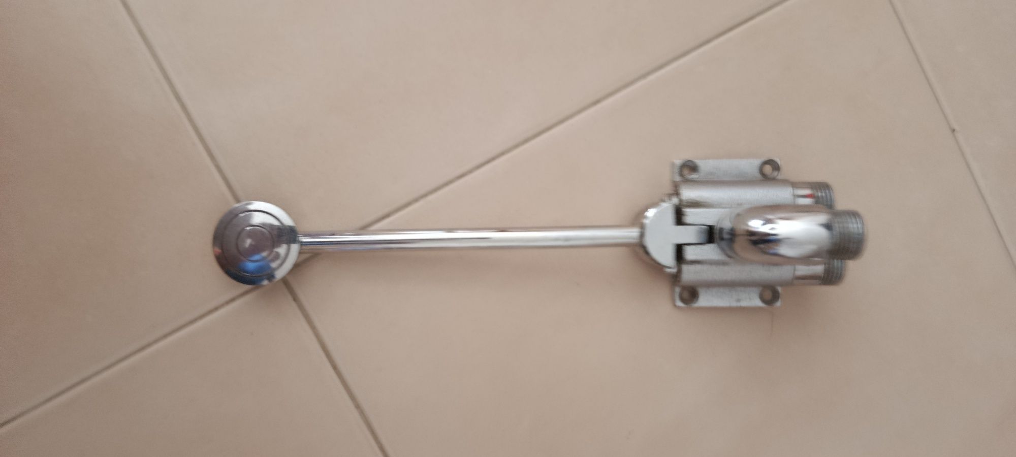 Torneira de pedal indicado para restauração,talhos