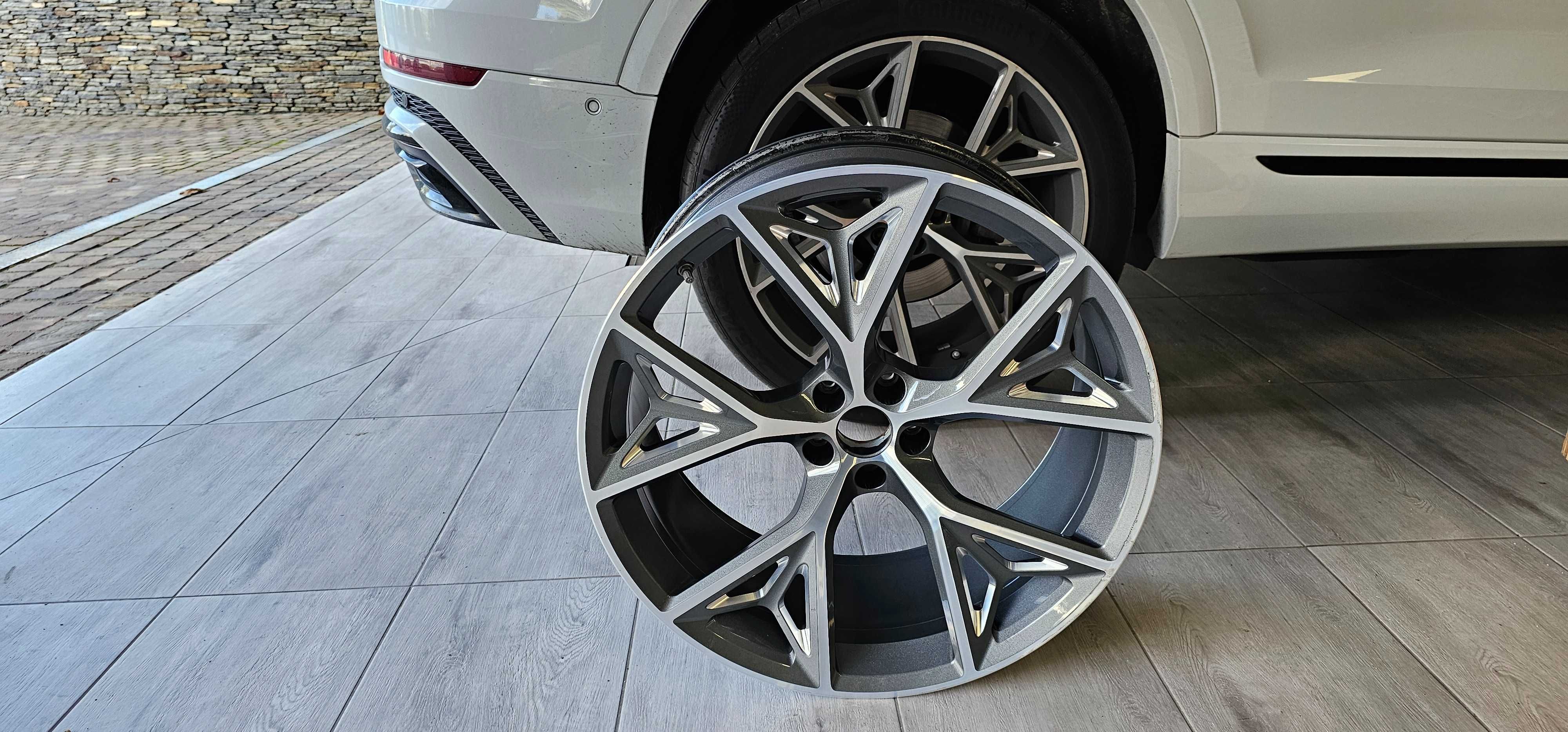 Oryginalna Felga Audi 22 cale RS6 RS7 A8 S8 Q5 SQ5 Q7 SQ7 Q8 SQ8 Etron