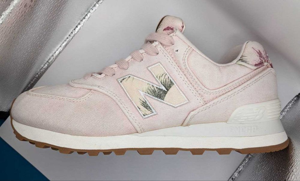 Оригинальные яркие кроссовки для девочки/девушки New Balance
