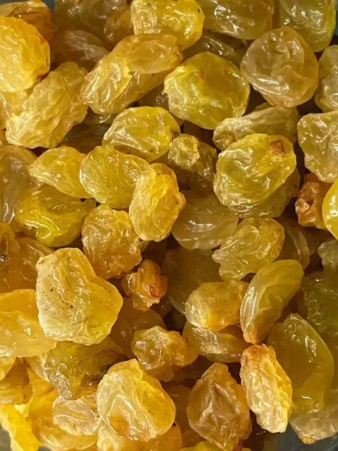 Родзинки золоті Іран Сушений виноград Іранські родзинки 1кг Изюм Иран