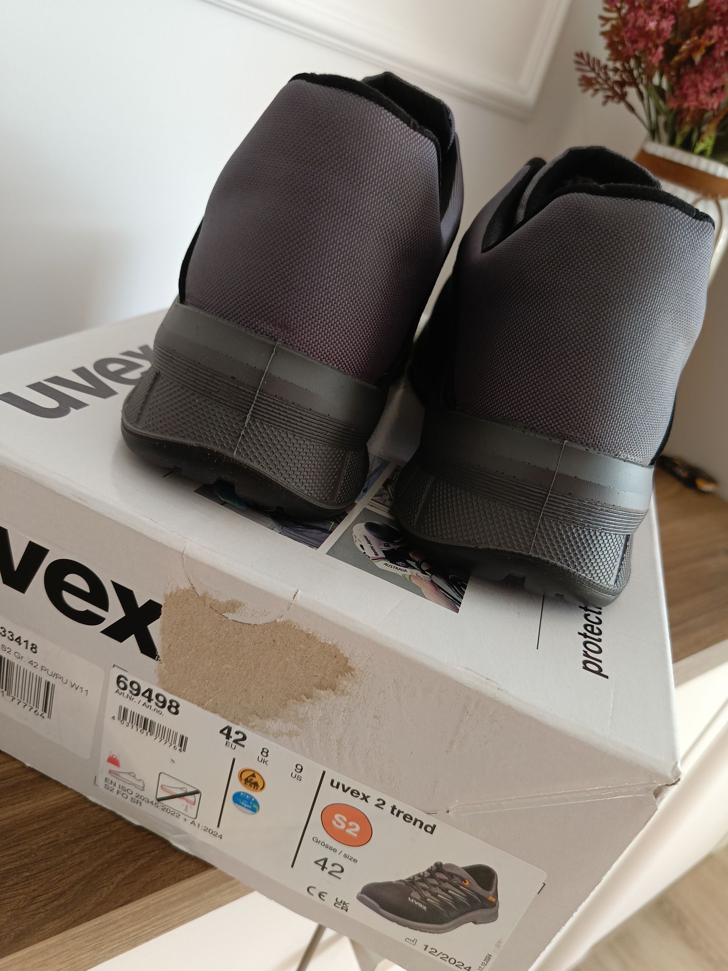 Nowe buty robocze Uvex 42 czarne
