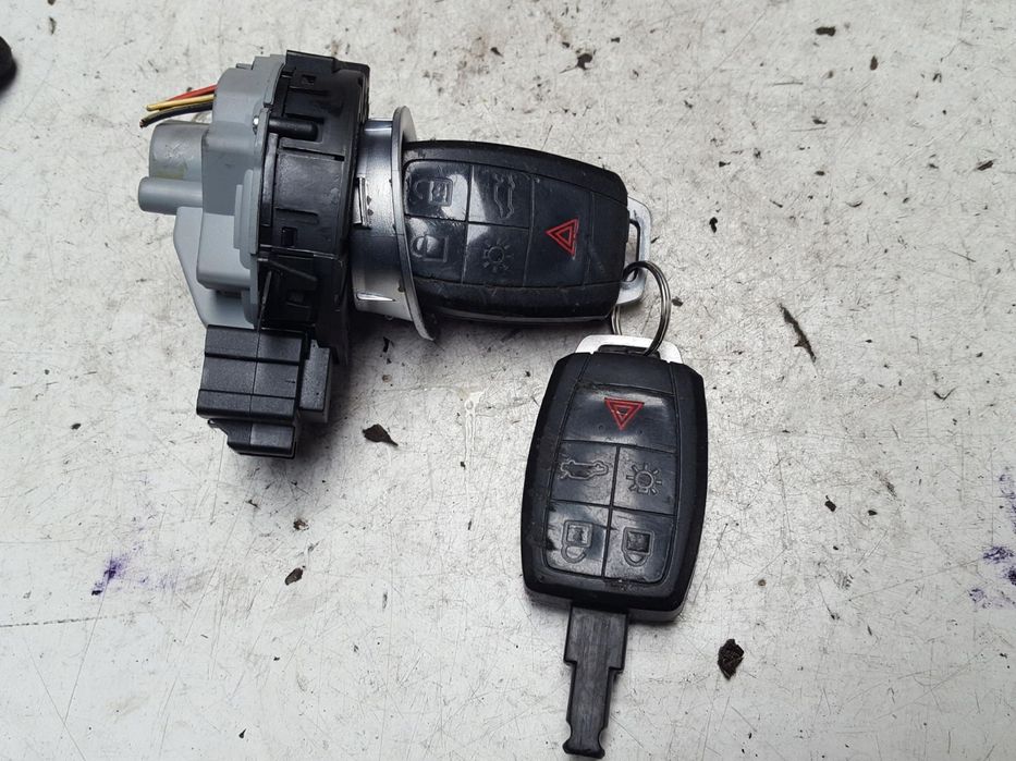 VOLVO V50 LIFT S40 II 07-12r STACYJKA KLUCZYKI