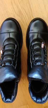 Стильні і зручні шкіряні черевики, черевички, ботинки