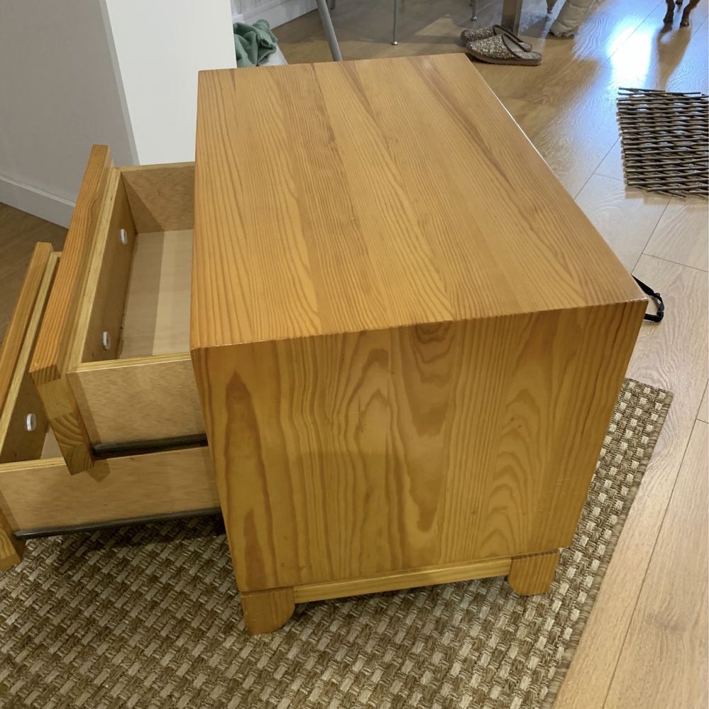 Mesa de cabeceira + cama