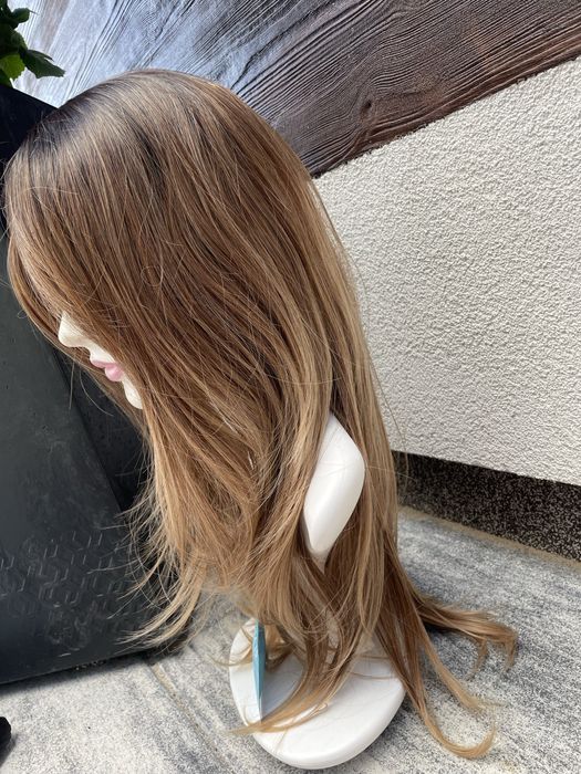 Piękna brązowa jasna peruka brąz refleksy pasemka włosy jak naturalne