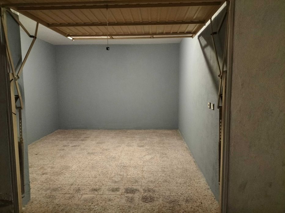 Alugo Garagem Fechada (Caldas da Rainha)