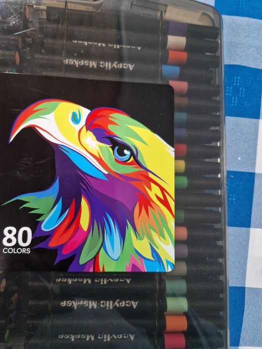 Canetas de pintura acrílica,  novas