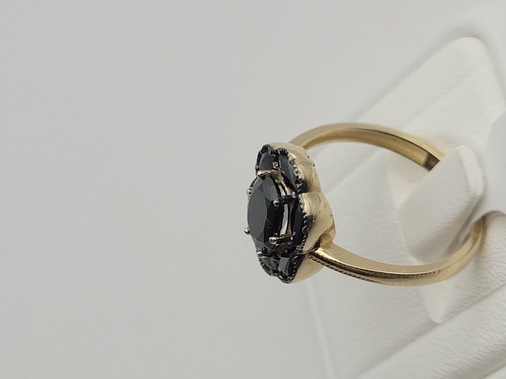 Nowy złoty pierścionek złoto próby 585, czarne cyrkonie rozmiar 14