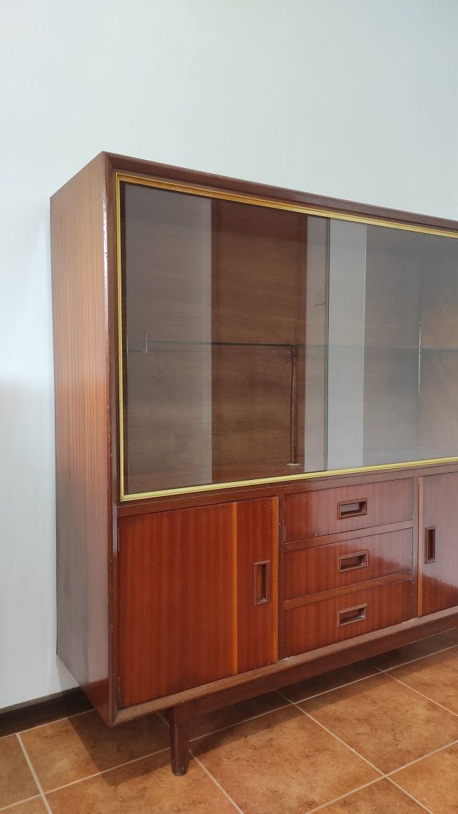 Vitrine/Louceiro