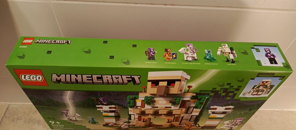 LEGO 21250 Minecraft