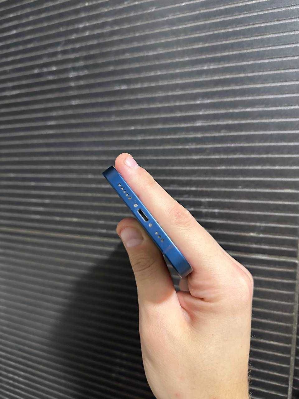 iPhone 12 / 64 ГБ / Neverlock — надёжен, как Франклин за рулём