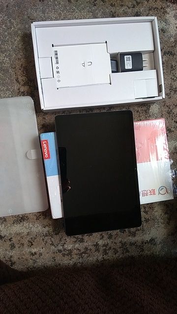 Планшет  Lenovo 8/128 для ігор , навчання та розваг. Запакований.