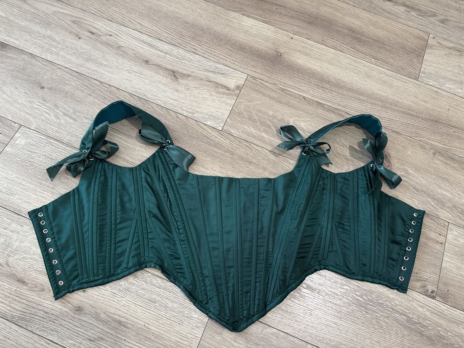 Корсет без чашки