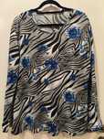 Wzorzysty sweterek w kwiaty roz. 4XL