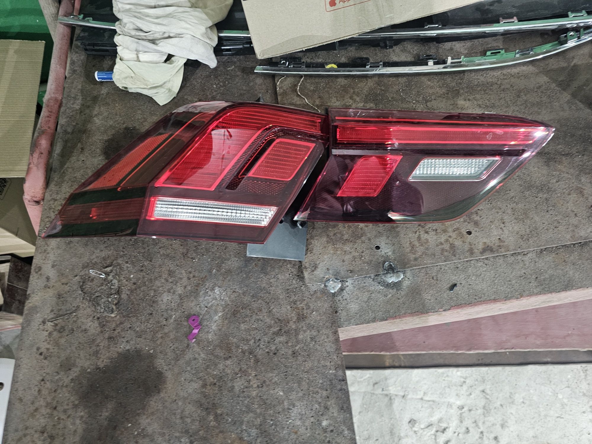 Фонарі стопи Volkswagen Tiguan allspace 5nn
5nn945094
5nn945095