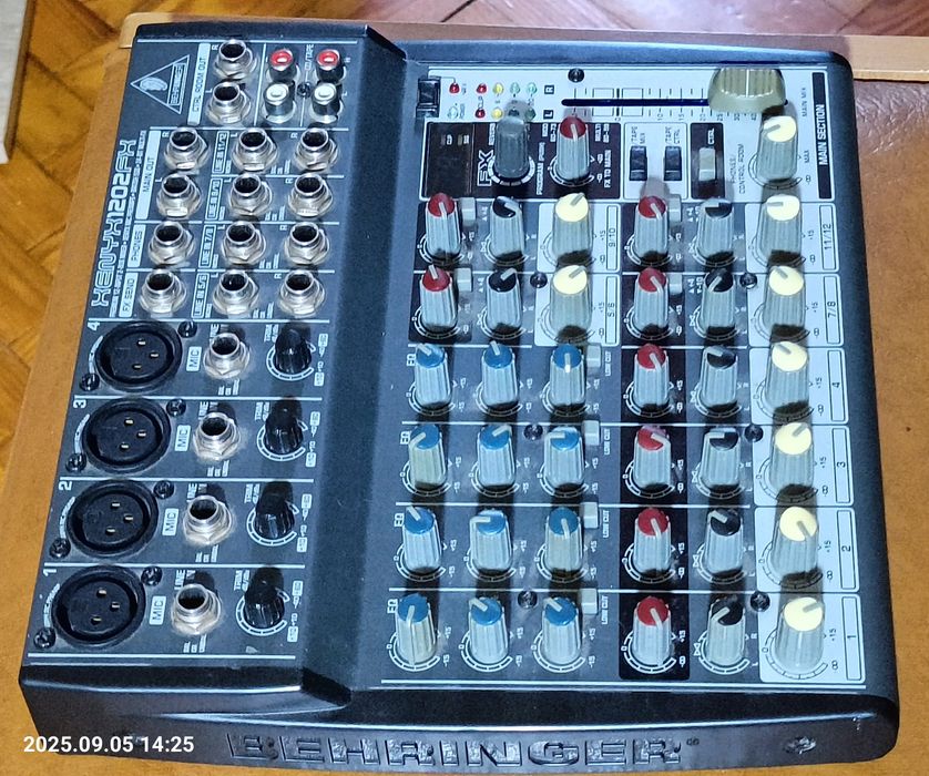 Мікшерний пульт Behringer XENYX 1202 FX
