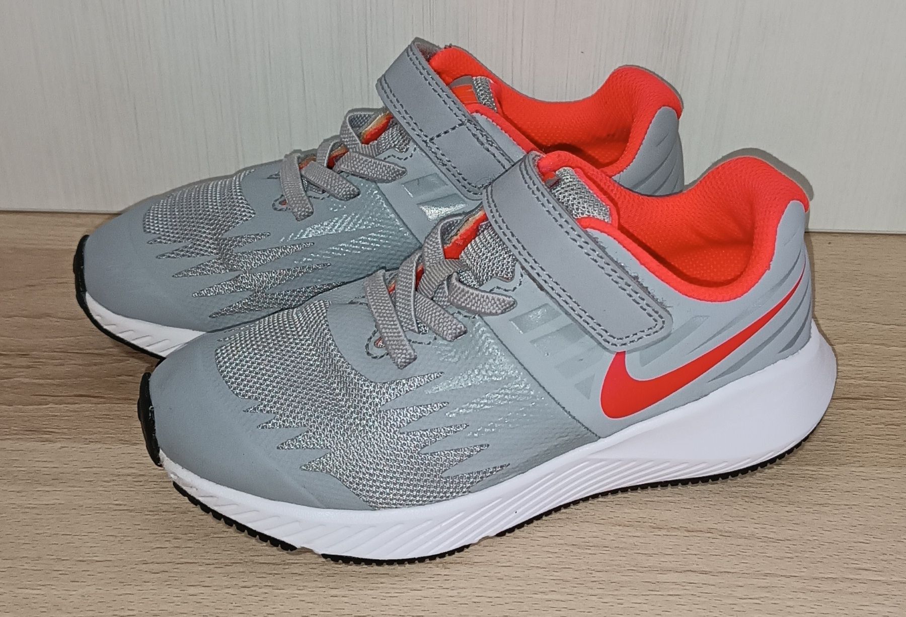 Детские кроссовки Nike Star Ranner 19 см р28,5