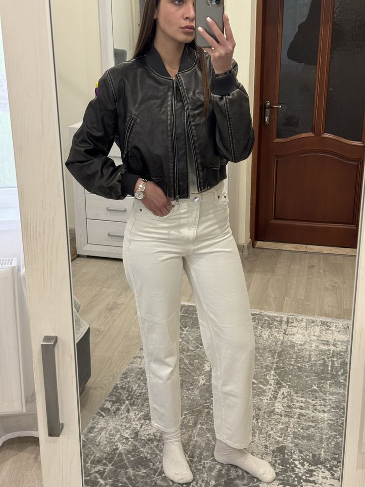 Кожаний бомбер zara