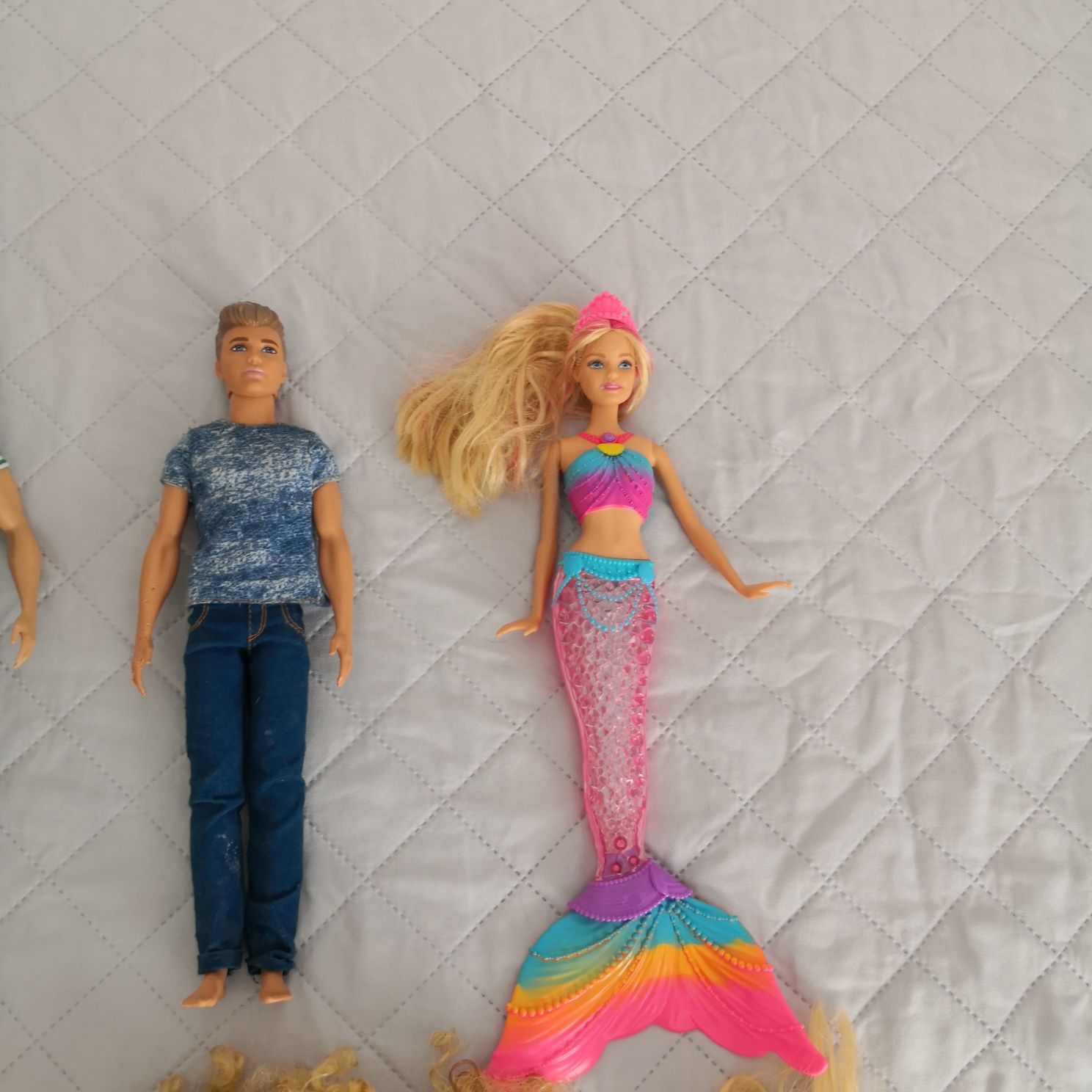 Sprzedam zestaw barbie plus keny plus dzieci