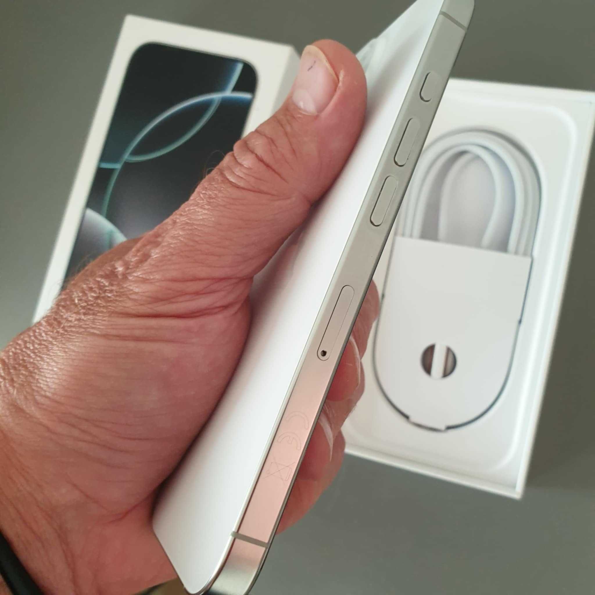 iPhone 16 Pro z pojemnością 128 Gg