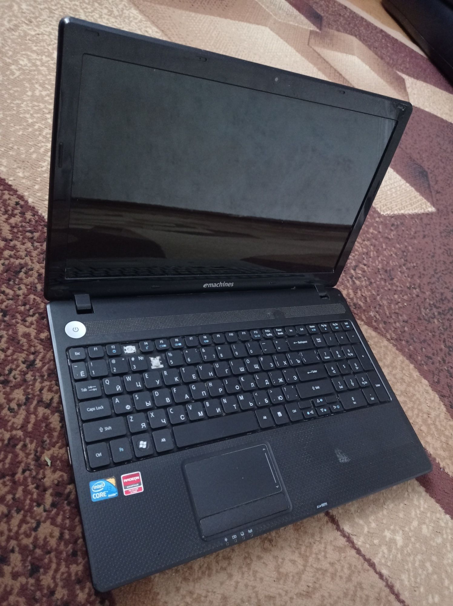 Ноутбук eMachines E732G.