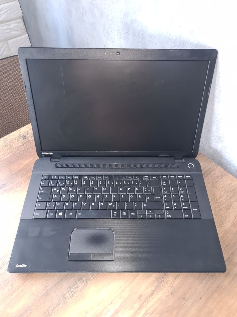 Toshiba Satellite C70D-A-11D / 17.3"