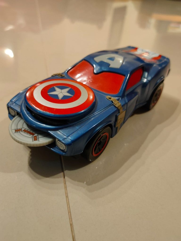 Carro lança escudos Capitão América Avengers