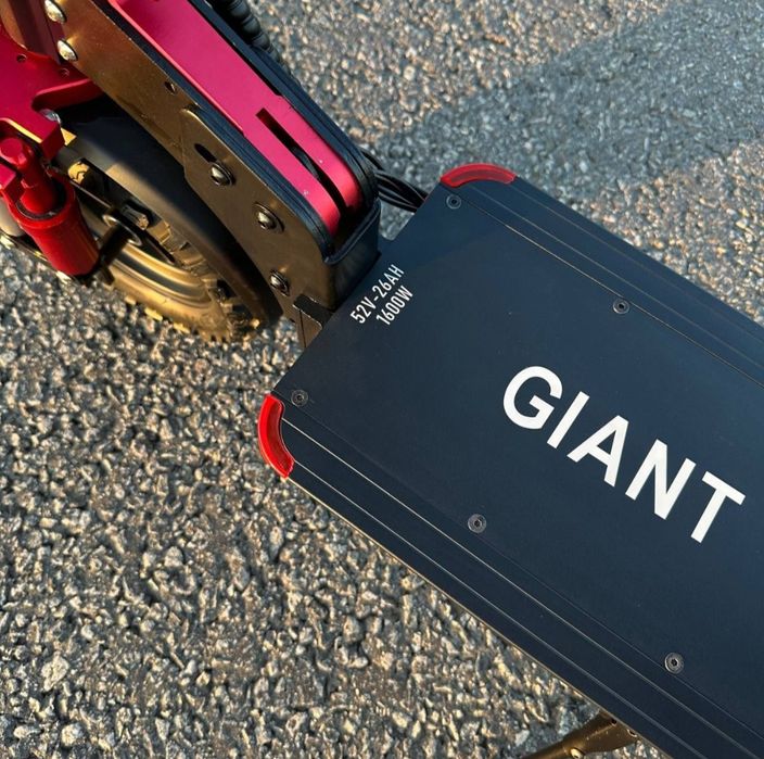 Электросамокат GIANT