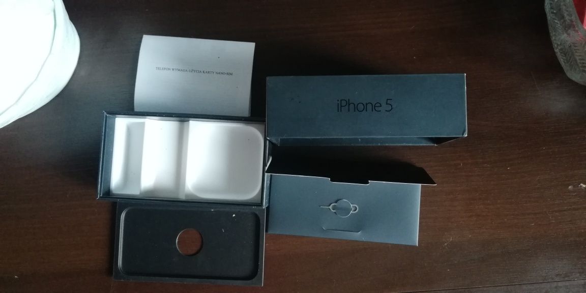 Oryginalne pudełko od iPhone 5 + naklejki