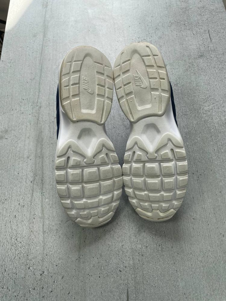 Оригінальні кросівки Nike