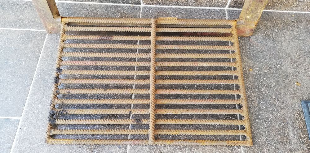 stara krata z ramą, ruszta