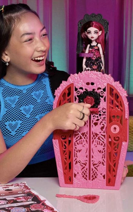 лялька Monster High Draculaura Skulltimate Secrets шафа з секретом