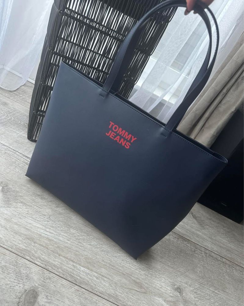 TOMMY JEANS  Torebka shopperka Essemtial Pu Tote