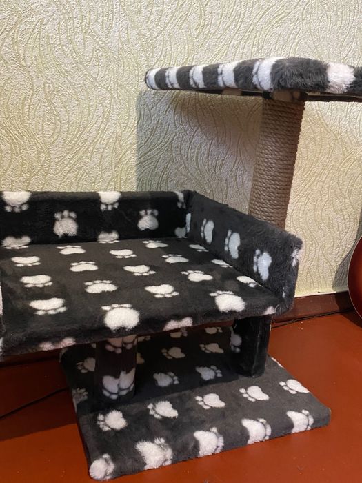 Лежак із кігтеточкою для кота, стан нового