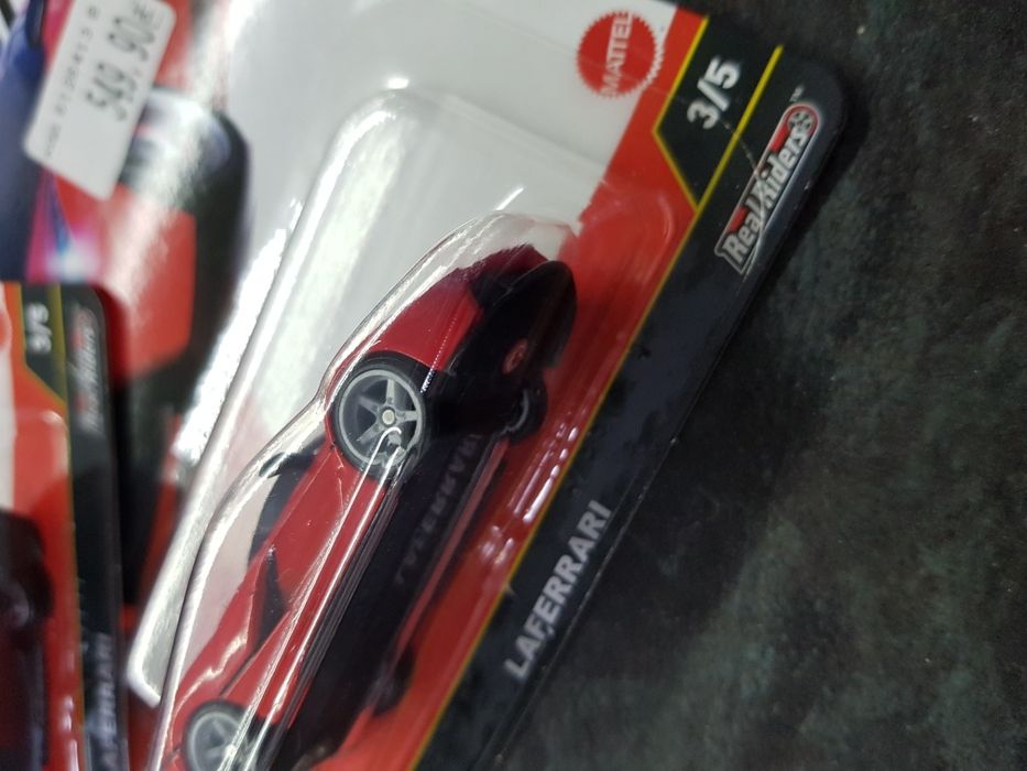 Hot Wheels Premium LaFerrari нова, запакована