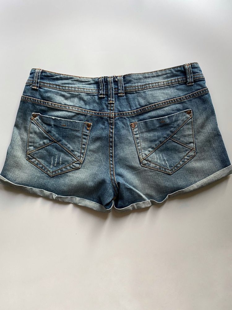 Krótkie niebieskie jeansowe szorty damskie Terranova M/38