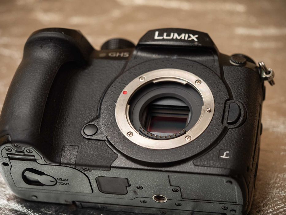 Panasonic Lumix DC-GH5 Body