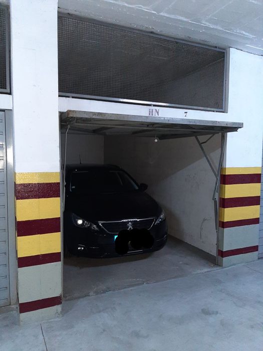 Garagem Fechada (Box ) 20 m2 - Na Quintã - Guimarães Centro