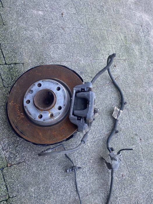 Zwrotnica zacisk hamulcowy lewy tył citroen berlingo 4