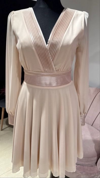 Jasno beżowa elegancka sukienka ,szyfon ,rozmiar 36