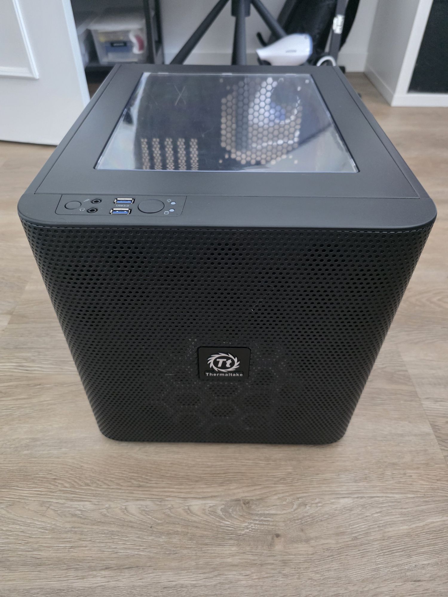 Thermaltake Core V21 - Caixa PC (inclui 4 fans)
