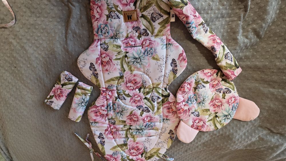 Wkładka do spacerówki z podusią uniwersalna różowa kwiaty