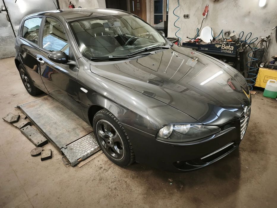 Alfa Romeo 147 Auto czyste i zadbane silnik i skrzynia działają bez zarzutu
