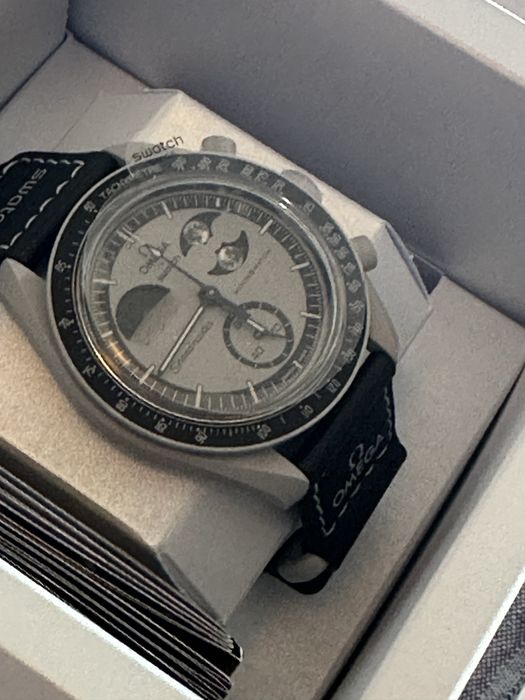 Omega x Swatch Moonswatch Mission to Earthphase