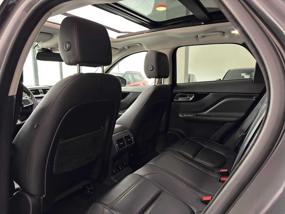 Jaguar F-pace 2.0 180 cv