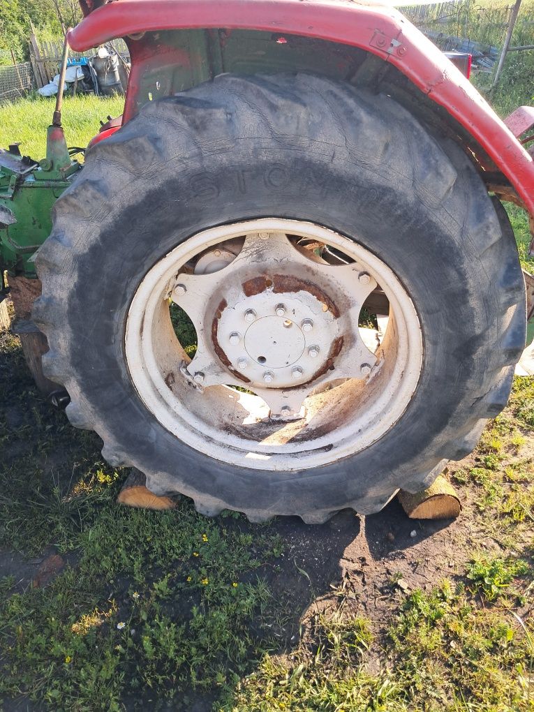 Koła 2sztuki  felgi ursus c4011 c360 c355 posiadam inne części
