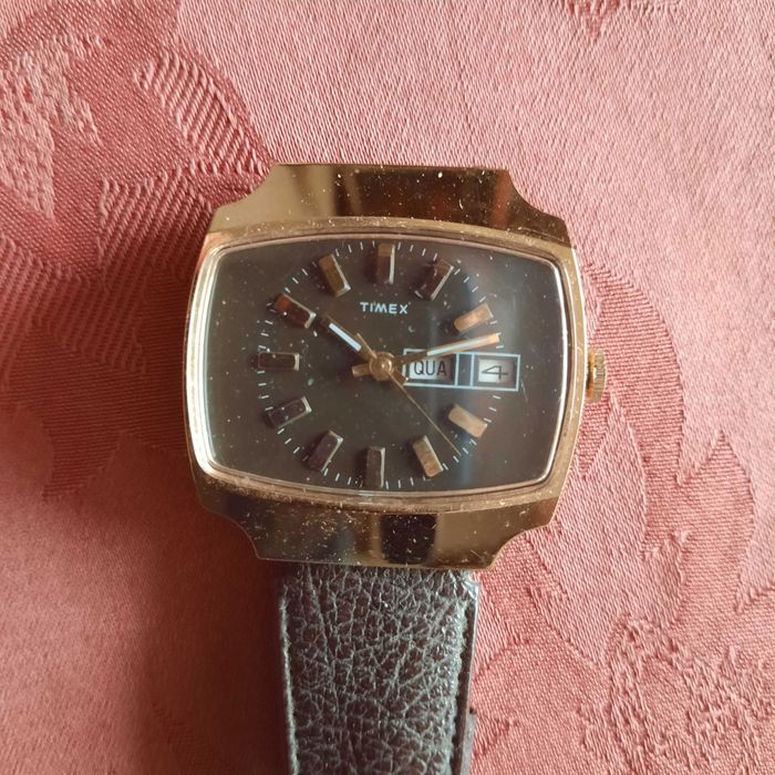 BAYARD, relógio parede,14 relógios de pulso avariados e 13 braceletes.