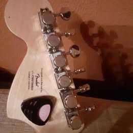 Squier by Fender