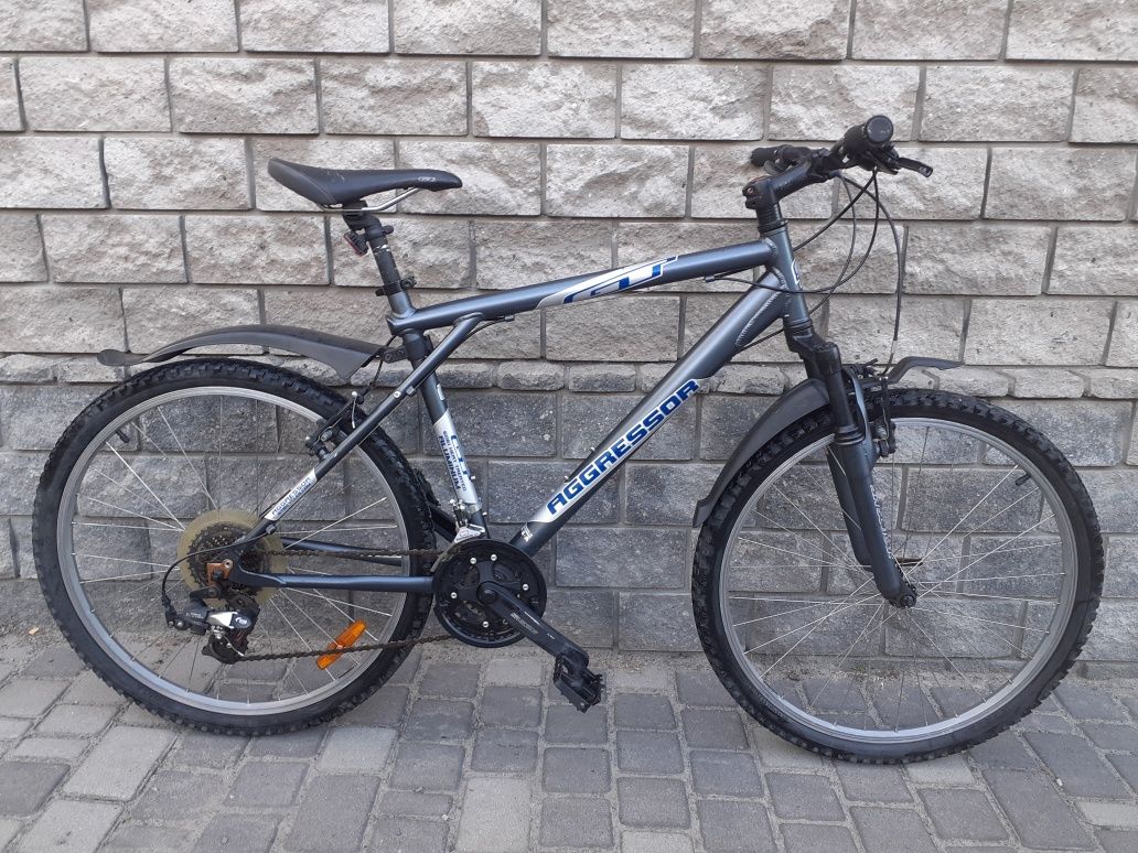 Велосипед GT GIANT колеса 26" рама 19"